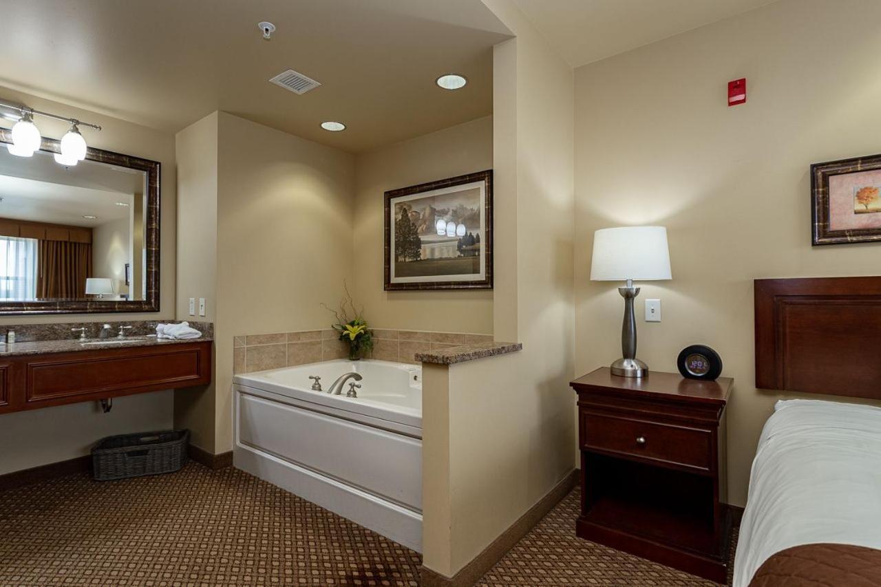 Jefferson Street Inn, A Member Of Radisson Individuals Wausau Exteriör bild